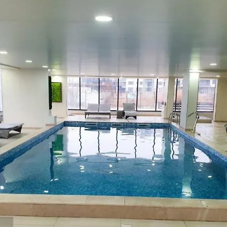 Apartman Azizi Beachfront & Piscina Sauna Gym Jacuzzi