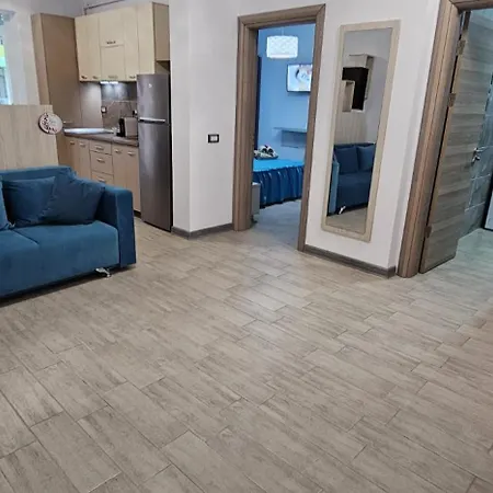 Azizi Beachfront & Piscina Sauna Gym Jacuzzi Apartman Năvodari