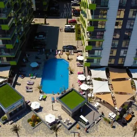 Azizi Beachfront & Piscina Sauna Gym Jacuzzi Διαμέρισμα