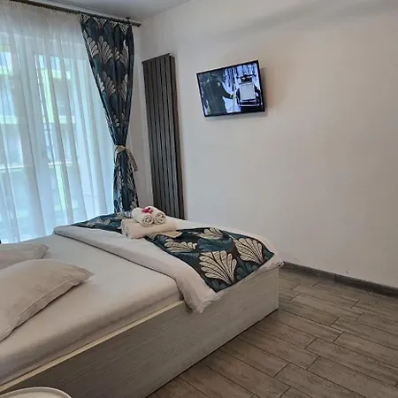 Azizi Beachfront & Piscina Sauna Gym Jacuzzi Apartman *