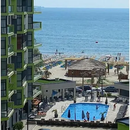 Διαμέρισμα Azizi Beachfront & Piscina Sauna Gym Jacuzzi Năvodari
