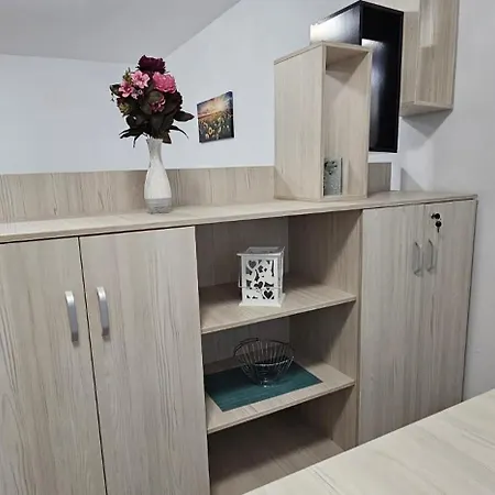 Azizi Beachfront & Piscina Sauna Gym Jacuzzi * Năvodari